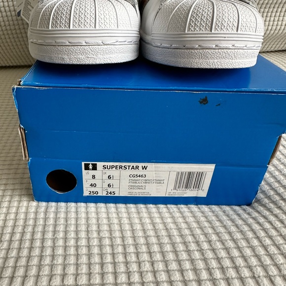 ❌SOLD❌ Adidas Superstar Womens - Picture 2 of 4
